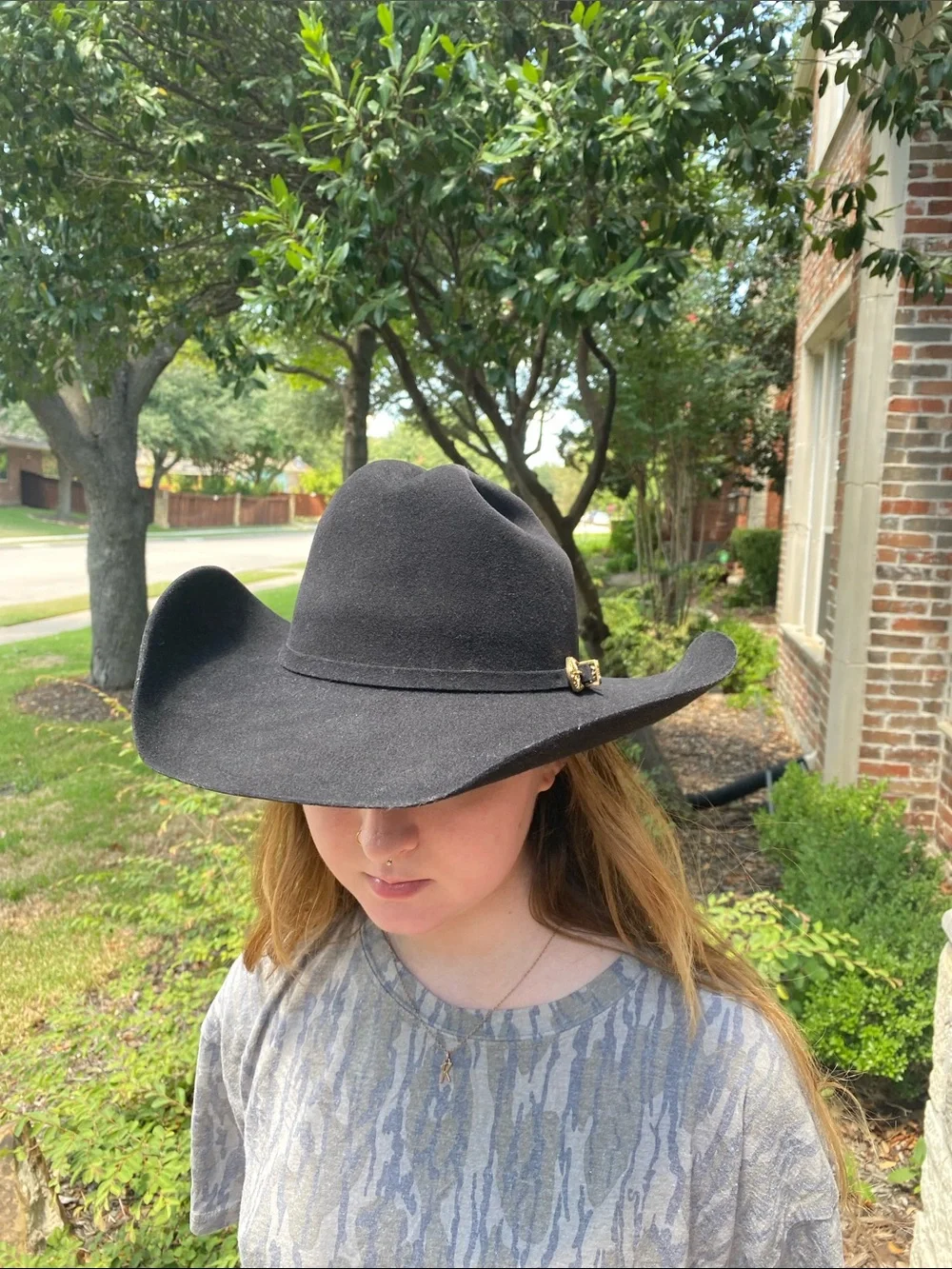 Larry Mahan 4X Classic Black Felt Cowboy Hat with gold buckle hatband